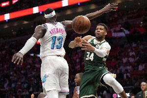 A·史密斯：字母哥仍是NBA前5球员 他搭档阿德巴约防守将是统治级