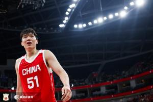 拓记：杨瀚森预计参加今年夏季联赛 将在世预赛之后和开拓者会合
