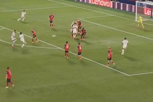 这球可惜！法雷斯·沙伊比弧顶远射中柱 阿尔及利亚仍0-1落后