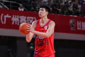 直播吧：徐昕将不会出战NBA夏季联赛 马刺曾发出试训和夏联邀请
