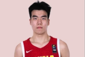 记者：第三节摔伤离场的张懿赵杰赛后已经前往医院进行检查
