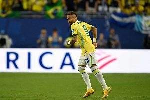 詹俊：巴西要在地面进攻寻找突破口，期待内马尔能拿到更多机会
