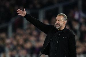 世体：弗里克可能与卡萨多和巴德吉对话，探讨两人未来去留问题